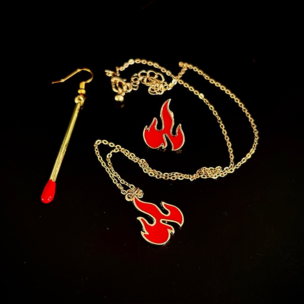 Flashy Enamelled Earring & Necklace Set